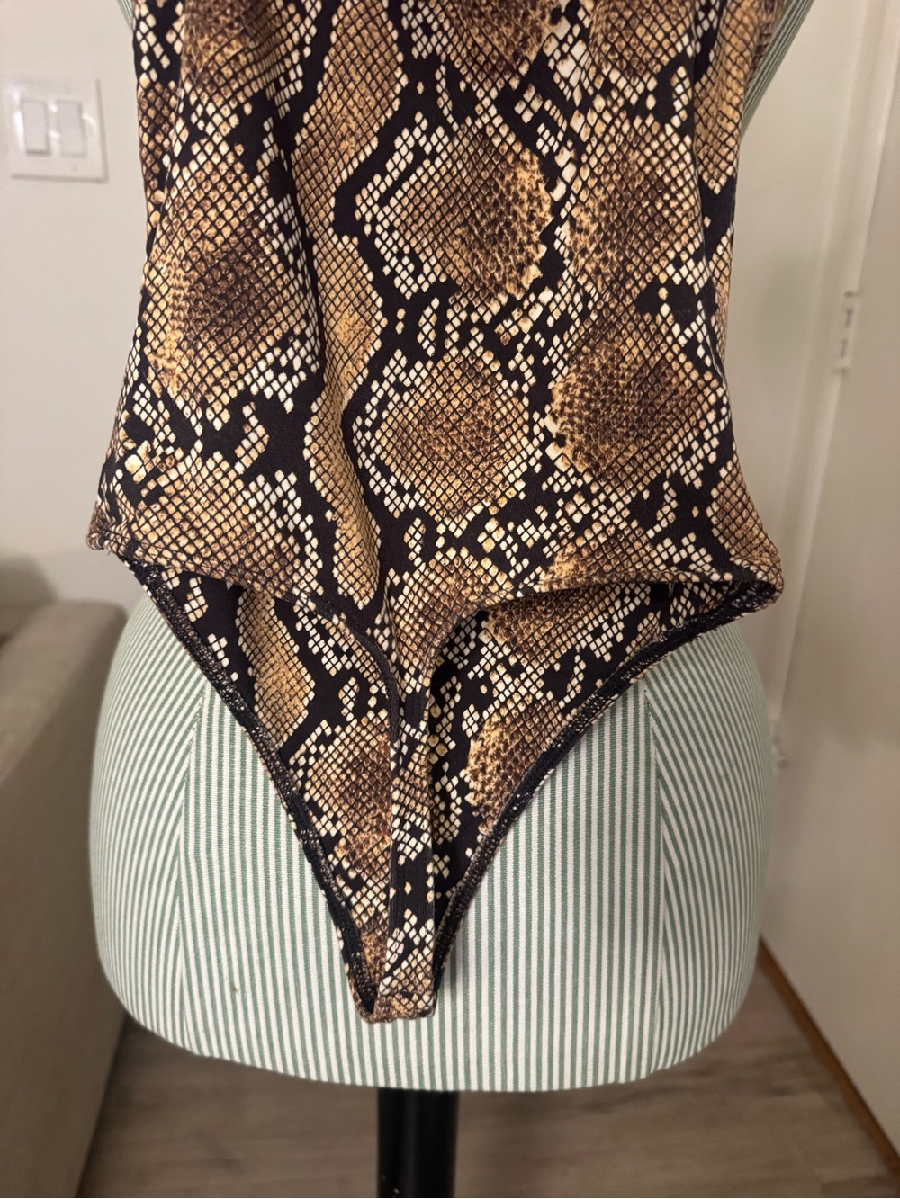 Aritzia Babaton Snake-Print Bodysuit - Picture 3 of 3